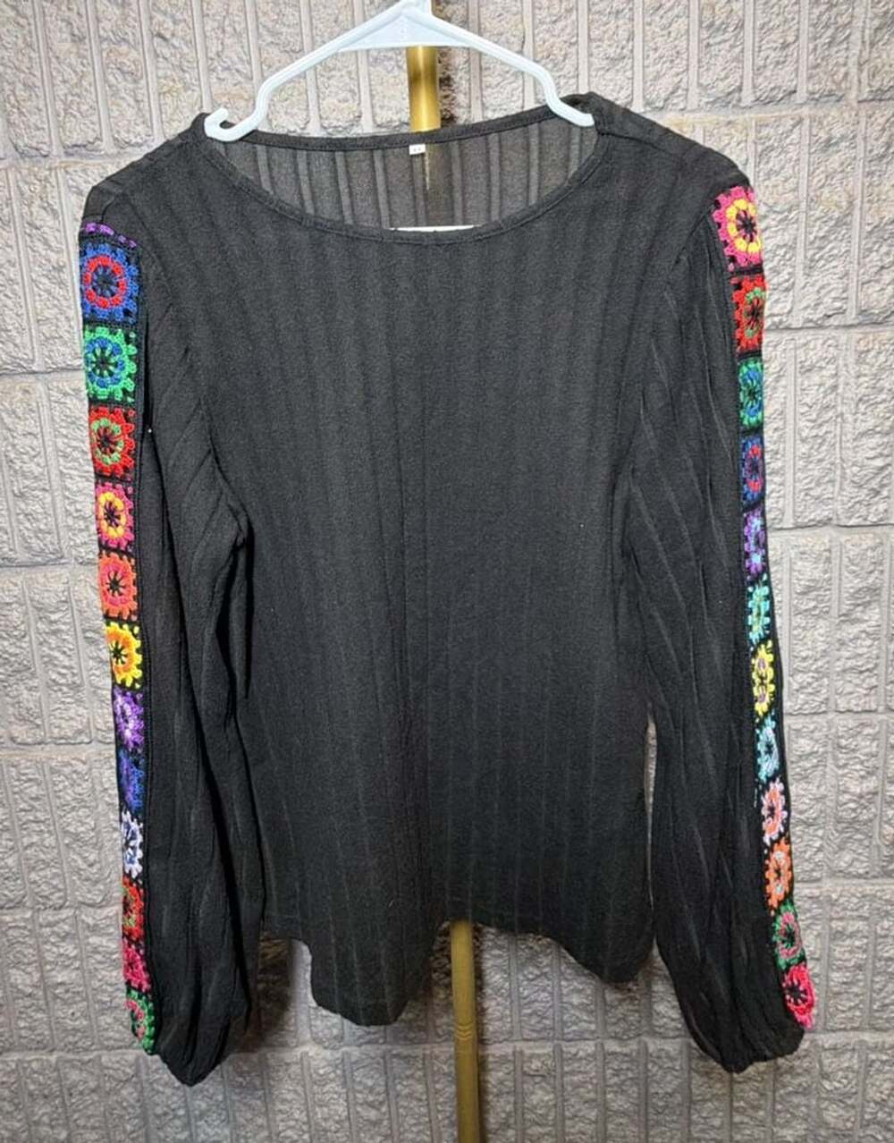 615 Generic Ribbed Knit Top Size M Black Crochet Sleeve